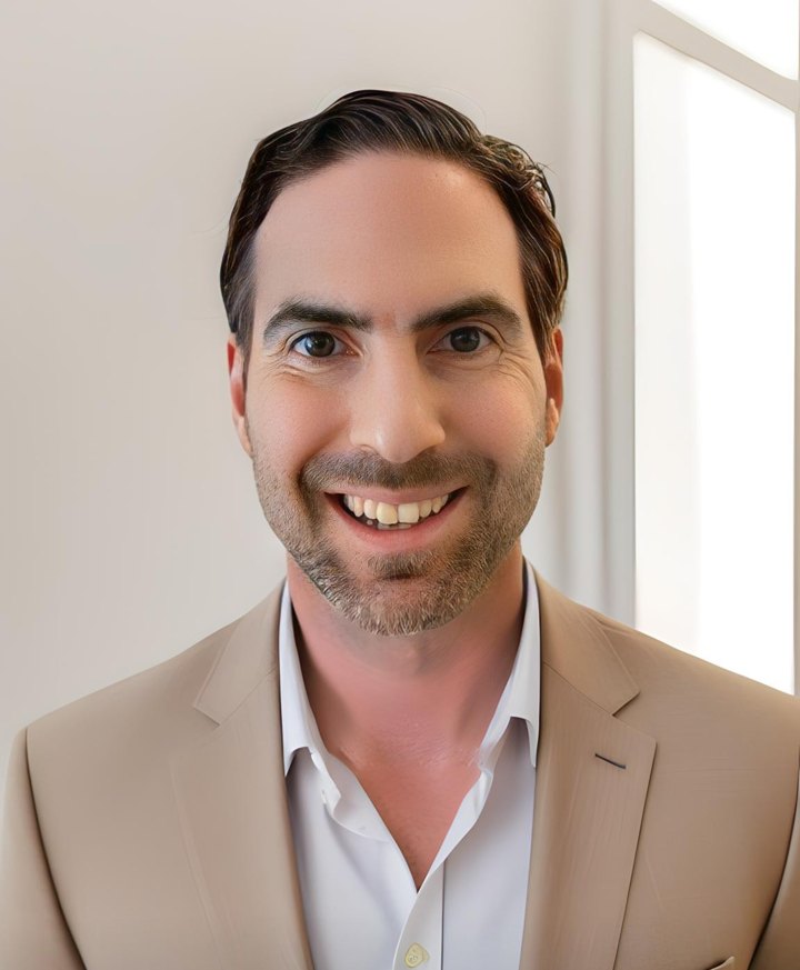Bob Halkidis, Founder of Parlare